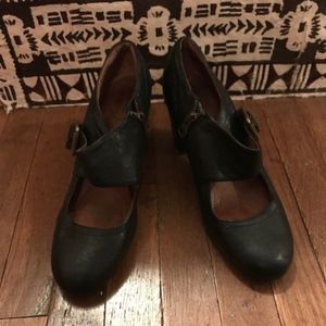 NWOT Clarks Black Leather Heel Size 7.5